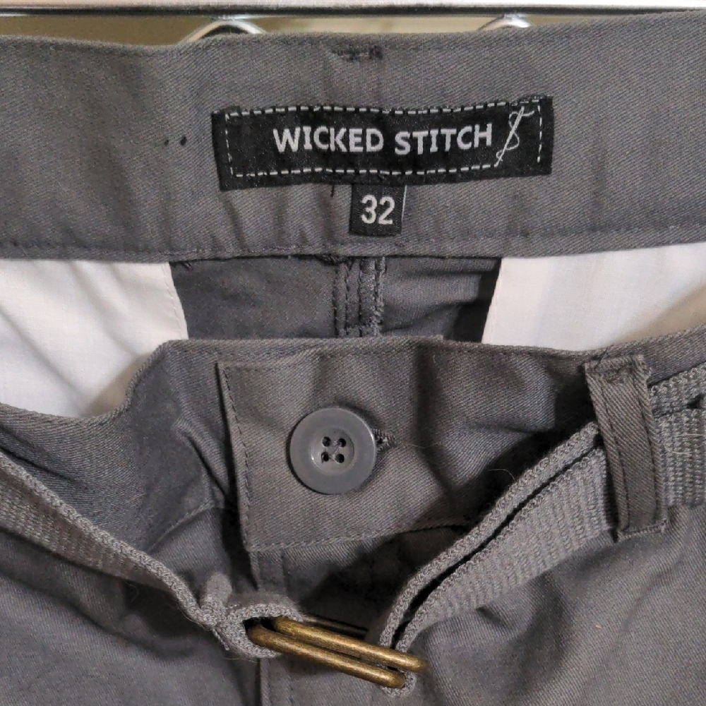Men's Gray Cargo Shorts with Belt - Picture 4 of 4